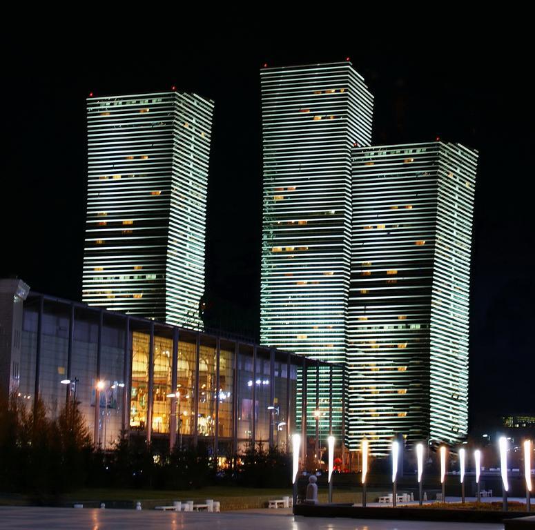 The Place Astana Hostel Εξωτερικό φωτογραφία